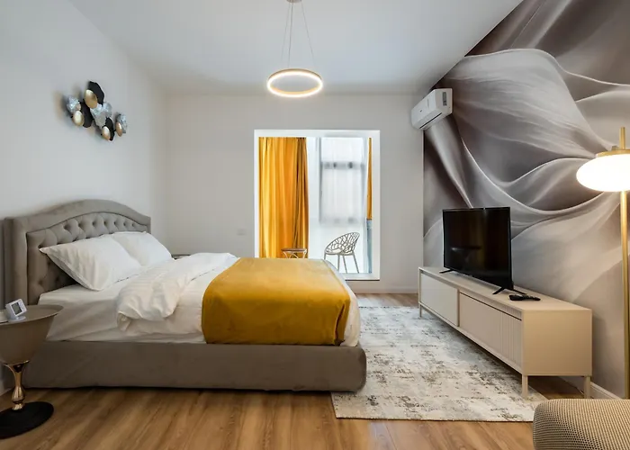 Plaza 37 Apartment *