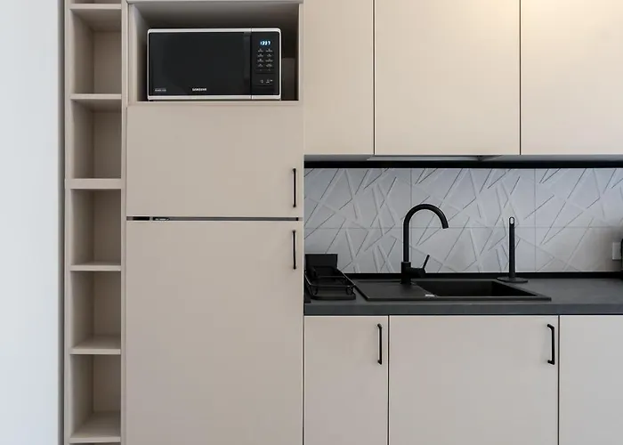 Plaza 37 Apartment *