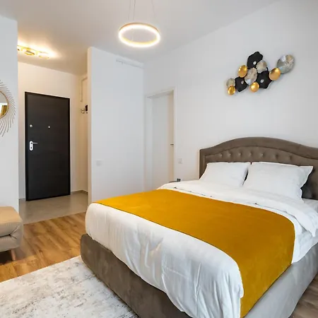 Plaza 37 Apartment *