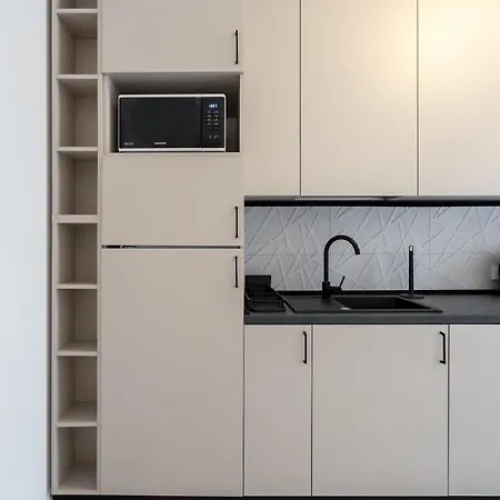 Plaza 37 Apartment *